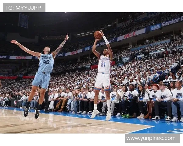 2014年NBA季后赛雷霆与灰熊激战回顾两队巅峰对决的精彩瞬间与战术分析