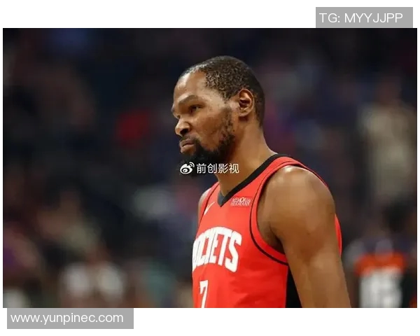 凯文杜兰特跨界挑战足球明星身份展现全新运动魅力与激情